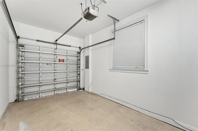 Building Photo - 3060 Lime Ct