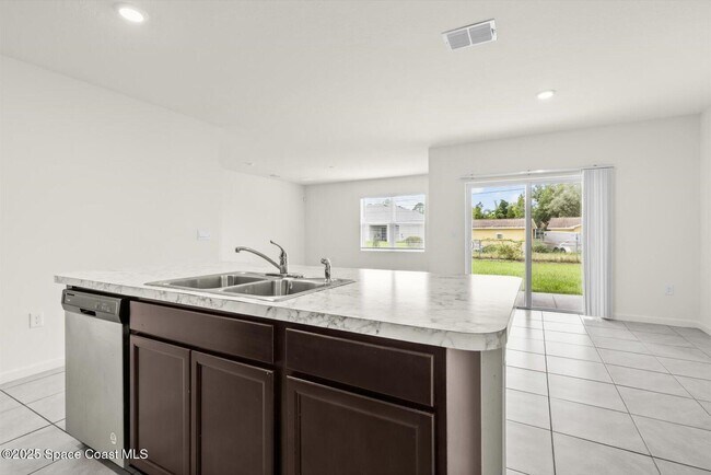 Building Photo - 2158 Jupiter Blvd SW