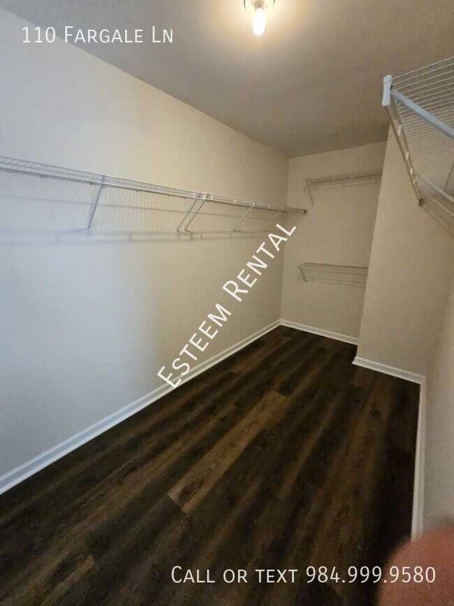 Building Photo - 110 Fargale Ln