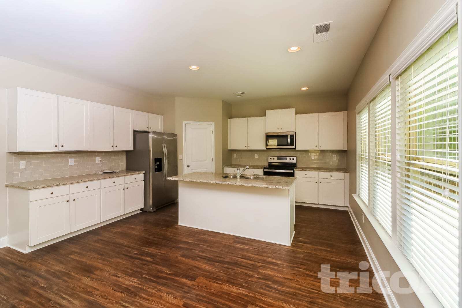 Building Photo - 427 Curlin Ct