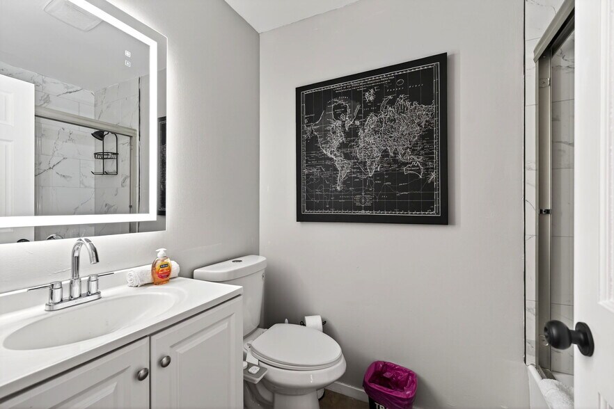 Building Photo - 4432 Renwood Dr