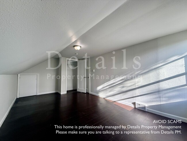 Building Photo - 5 Bedroom 2 Story With Basement!