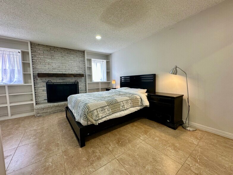 Building Photo - 4329 Murillo St
