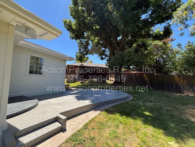 Building Photo - Modern Beauty of Downtown Roseville - 3 Be...