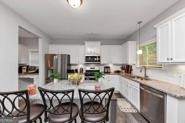 Building Photo - 66 Vicky Way