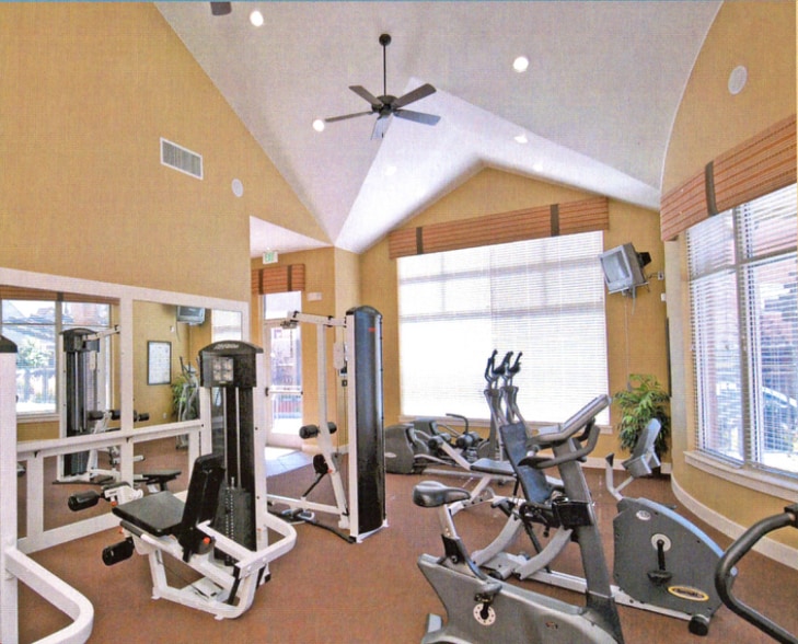 Building Photo - 5425 Zephyr St