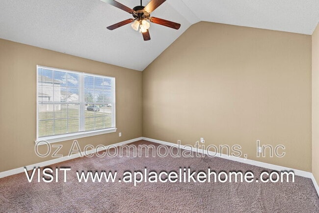 Building Photo - 803 SW Imperial Ln