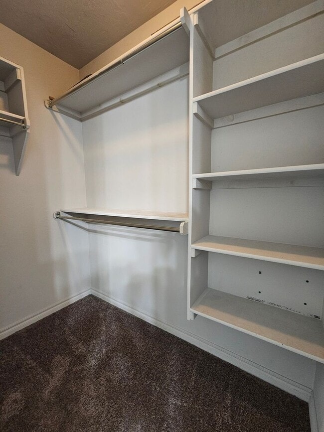 Building Photo - (3) Bed/(2) Bath in Bellatona Addition! Avail NOW!