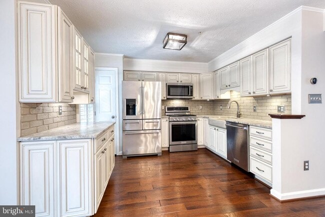 Building Photo - 712 Pine Drift Dr