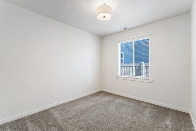 Building Photo - 10646 W Thimbleberry Ct