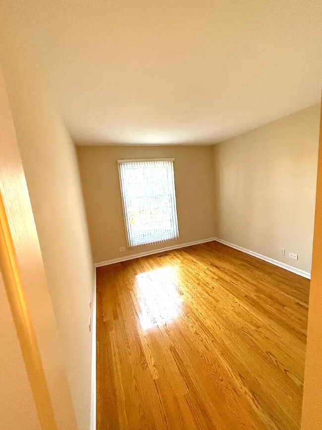 Building Photo - 2950 Northampton Dr