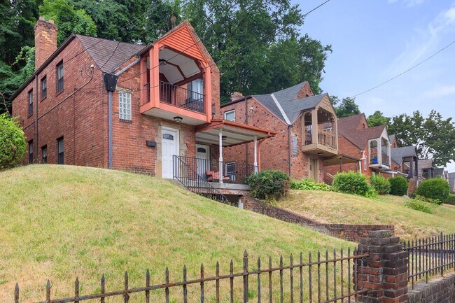 Building Photo - 3819 Beechwood Blvd