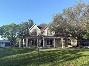Building Photo - 4810 Betty Lou Dr