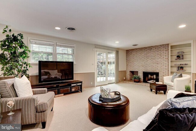 Building Photo - 1 Arrowood Terrace