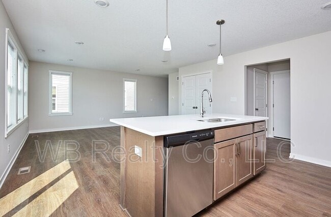 Building Photo - 1214 NW Yorktown Dr