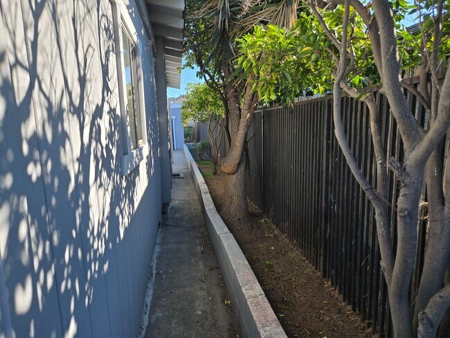 Building Photo - North Park Cottage for Rent!