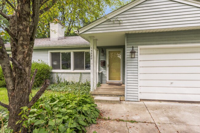 Building Photo - 15580 Birwood Ave
