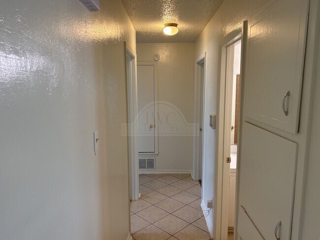 Building Photo - 1811 Janis Dr