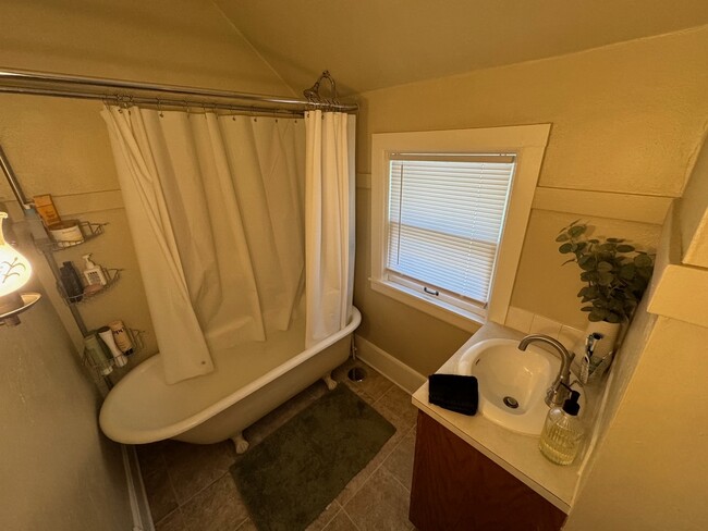 Bathroom from prior tenant 10-31-24 - 1618 N 6th St