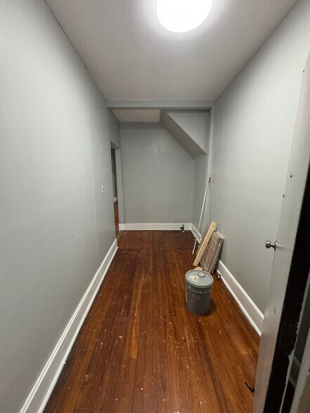 Building Photo - 152 Shephard Ave