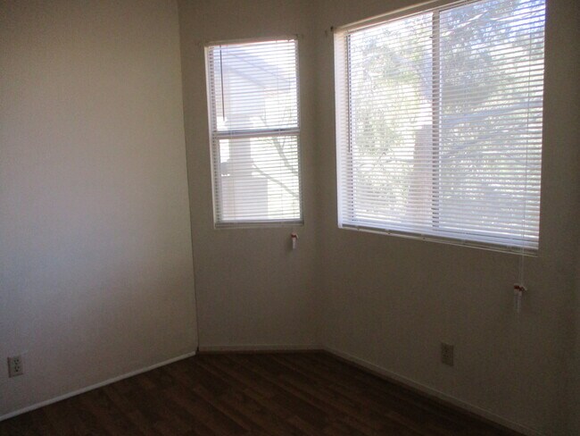 Building Photo - APPLICATION APPROVED- Rock Springs I Condo...