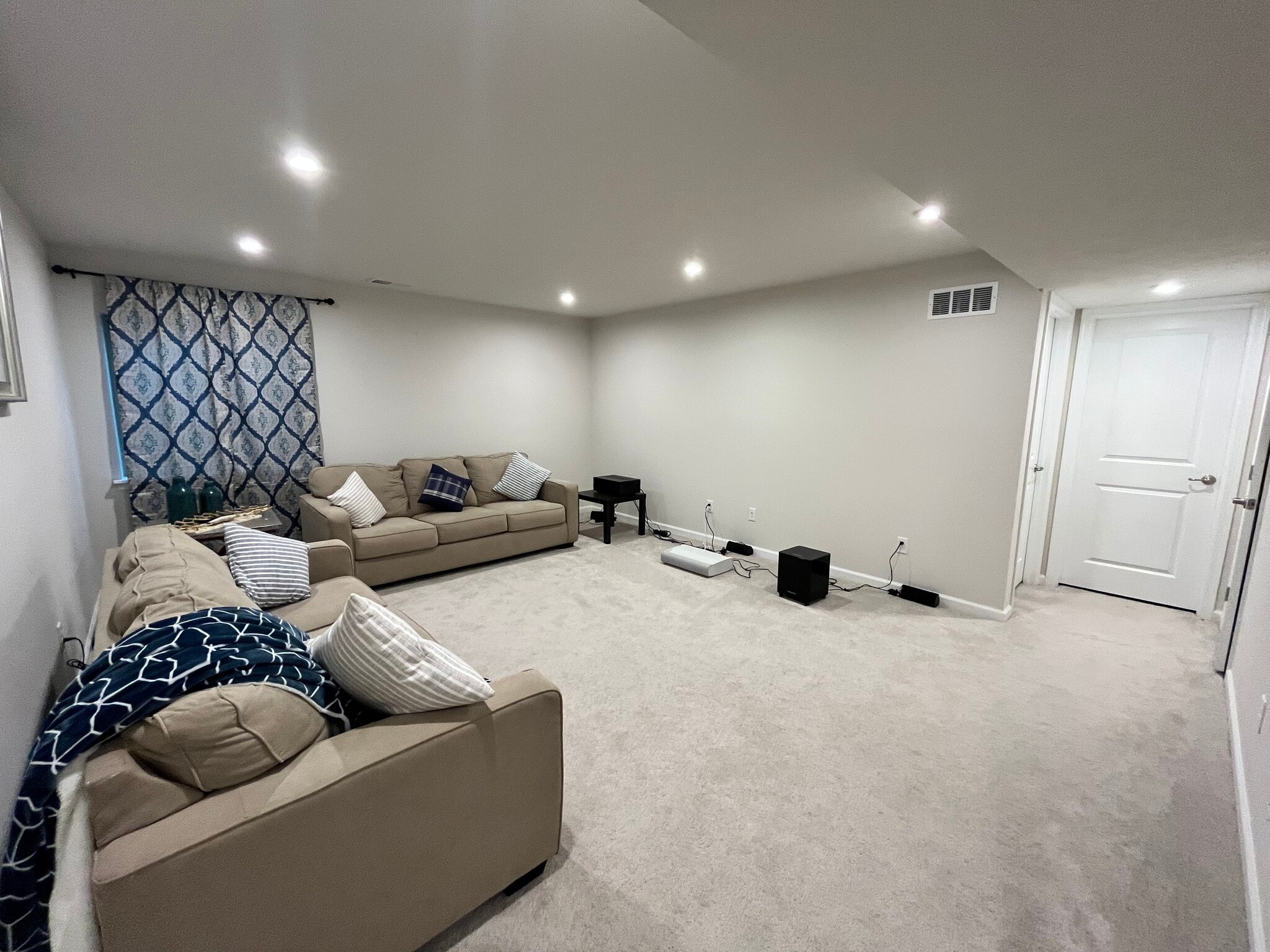 Basement (recreation room) - 4000 Kapalua Ln