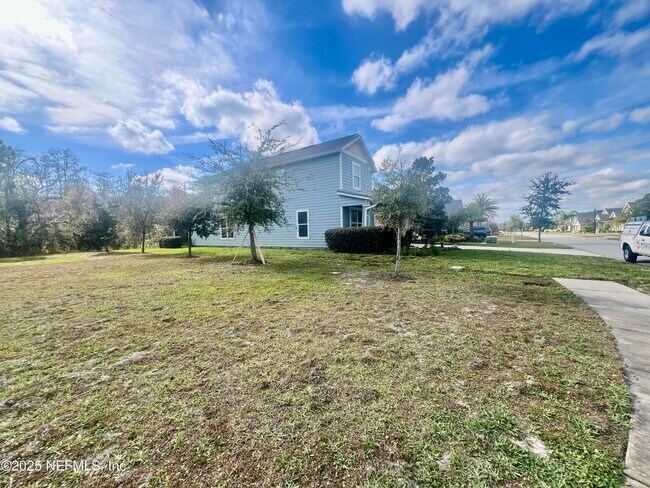 Building Photo - 242 Orchard Ln