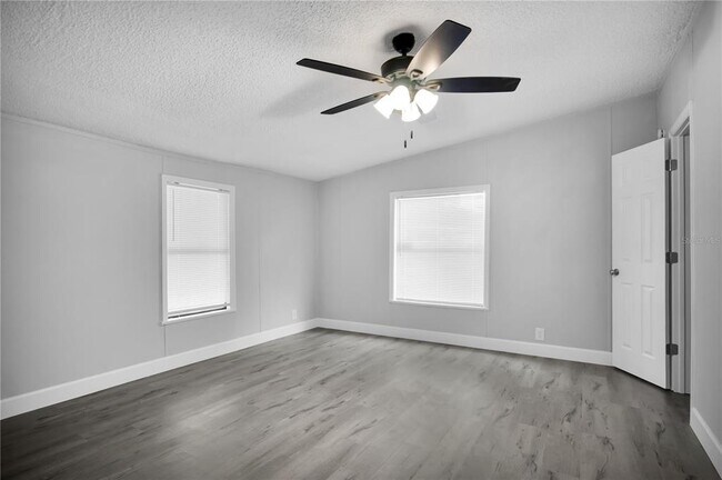 Building Photo - 10526 Bay Hills Cir