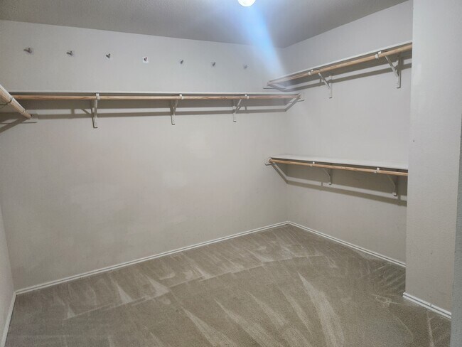 Building Photo - 4807 Old Homestead St