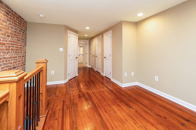 Building Photo - 1242 E Fort Ave