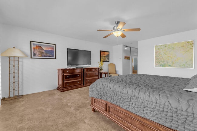 Building Photo - 10 Colgate Dr