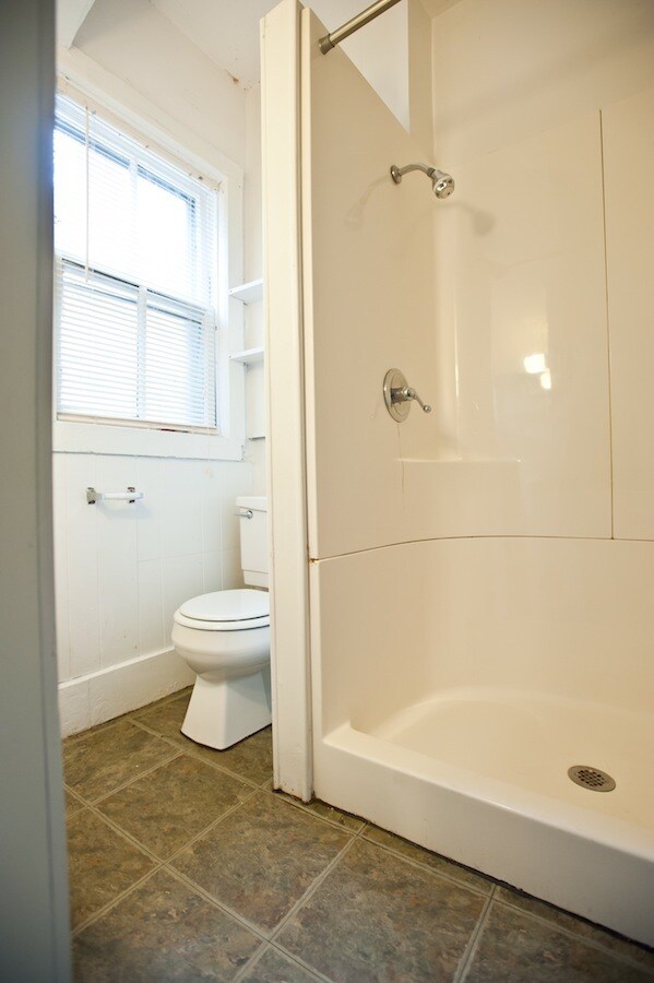 Building Photo - 3221 N Newhall St