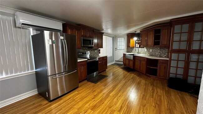 Building Photo - 2101 Good Homes Rd