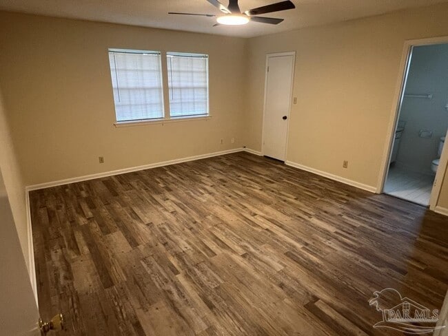 Building Photo - 4050 Claiborne Cir