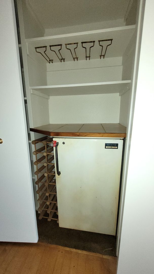 Building Photo - Friars Village - close to USD and Fashion Valley