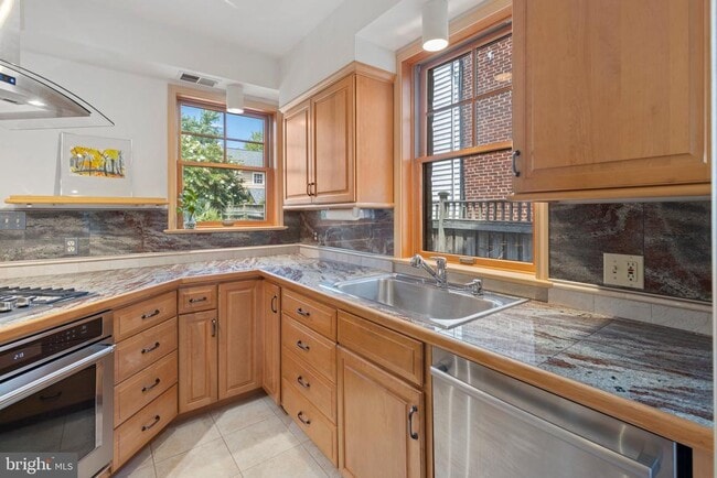 Building Photo - 5109 Fairglen Ln