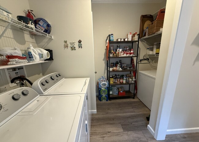 Building Photo - 123 Pete Mann Rd