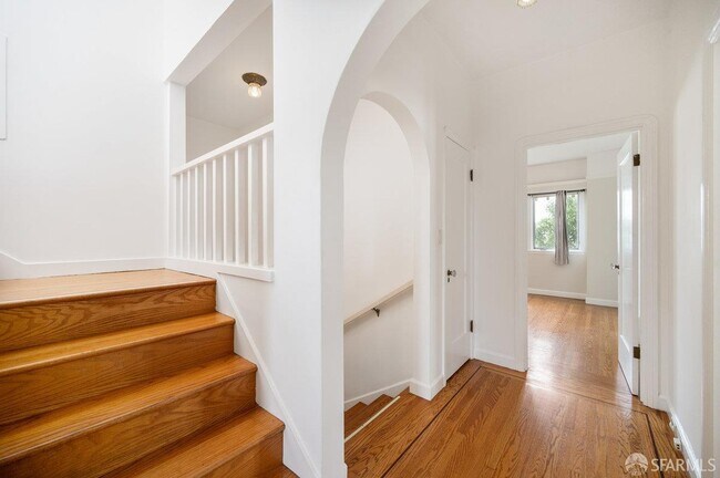 Building Photo - 351 Santa Ana Ave
