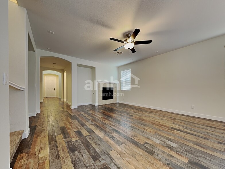 Building Photo - 7956 Dell Ridge Ave.