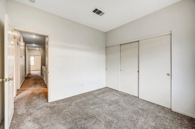 Building Photo - Beautiful Summerlin Hills Two Story 4 Bedr...