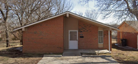 Building Photo - Spacious 4-bedroom, 2-bathroom