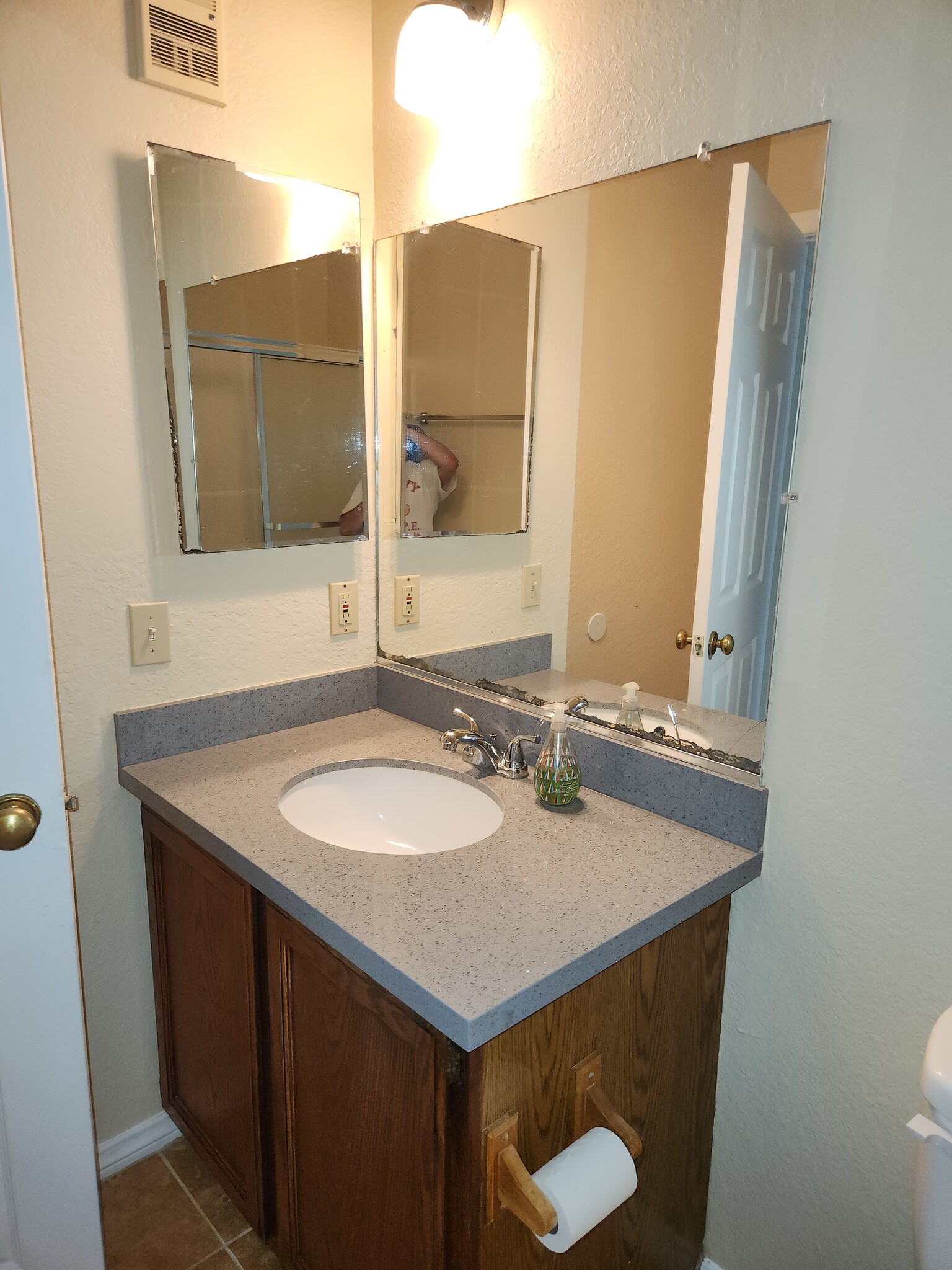 Guest Bathroom - 1208 Roswell Ave