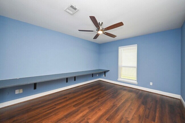 Building Photo - 414 Fox Briar Ln