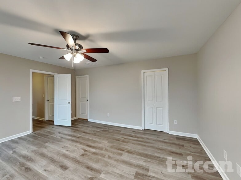 Building Photo - 1868 Belle Arbor Dr