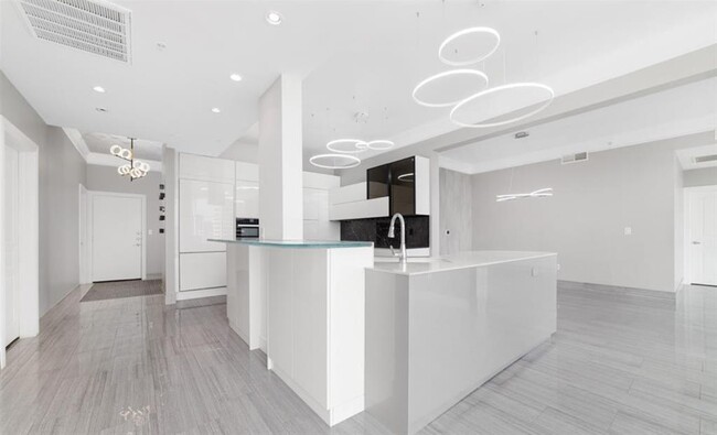 Building Photo - 3333 Allen Pkwy