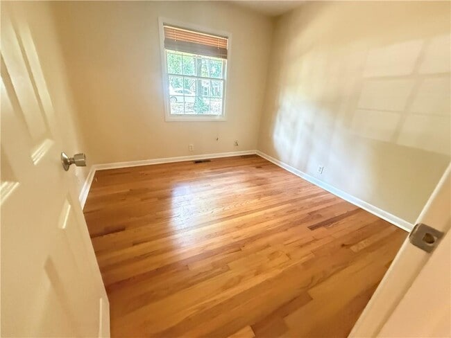 Building Photo - 1009 Verdi Way