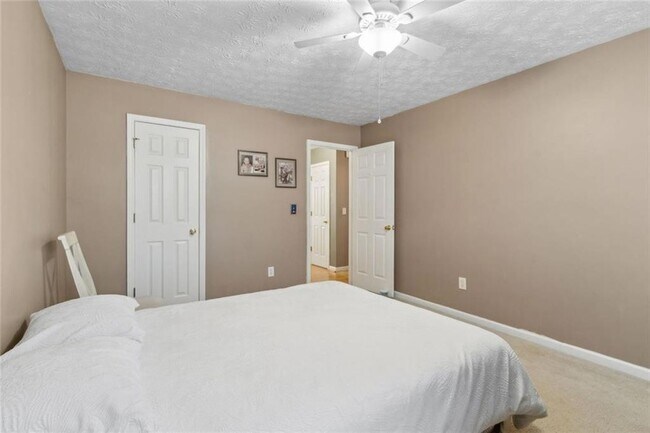 Building Photo - 436 Shenandoah Ct