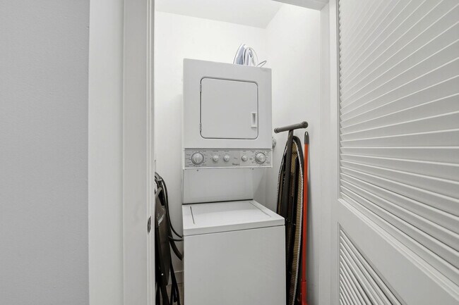 Building Photo - 417 S Dearborn St