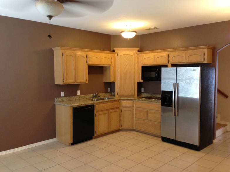 Primary Photo - 2500 N J St