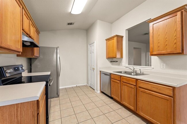 Building Photo - 4807 Golden Gate Dr